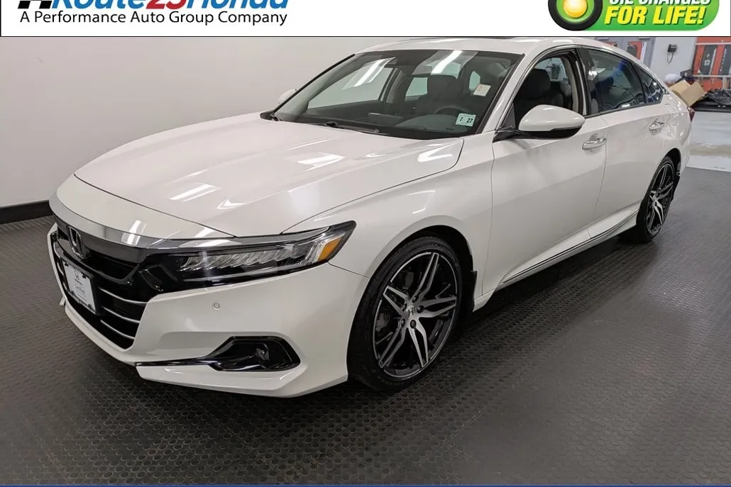 2022 Honda Accord Touring 2.0T photo 1