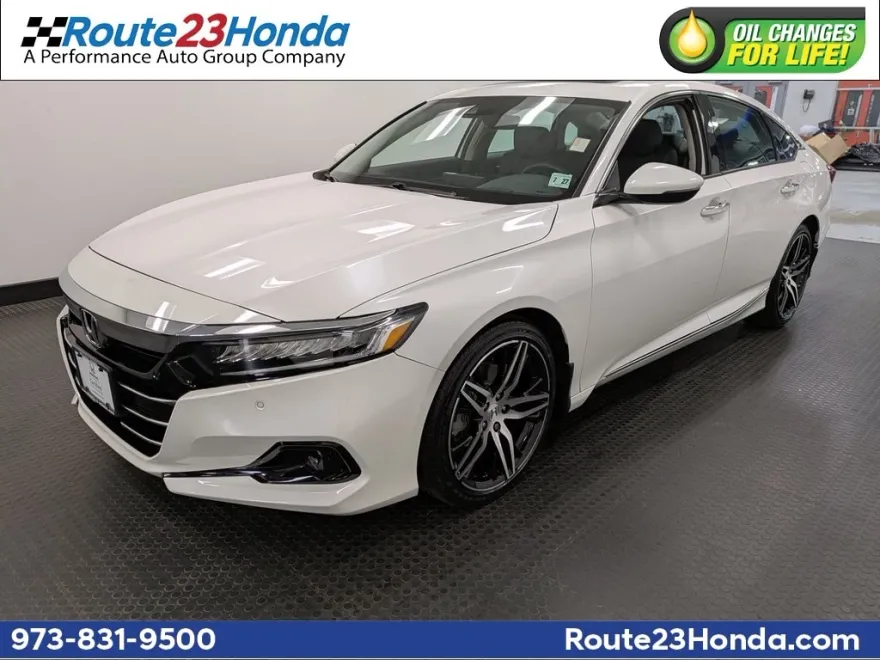 2022 Honda Accord Touring 2.0T photo 1