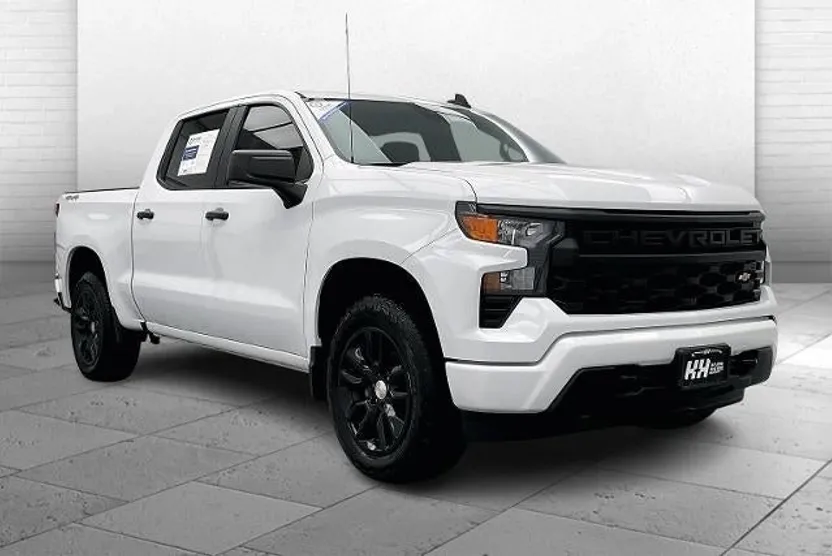 2024 Chevrolet Silverado 1500 Custom photo 1