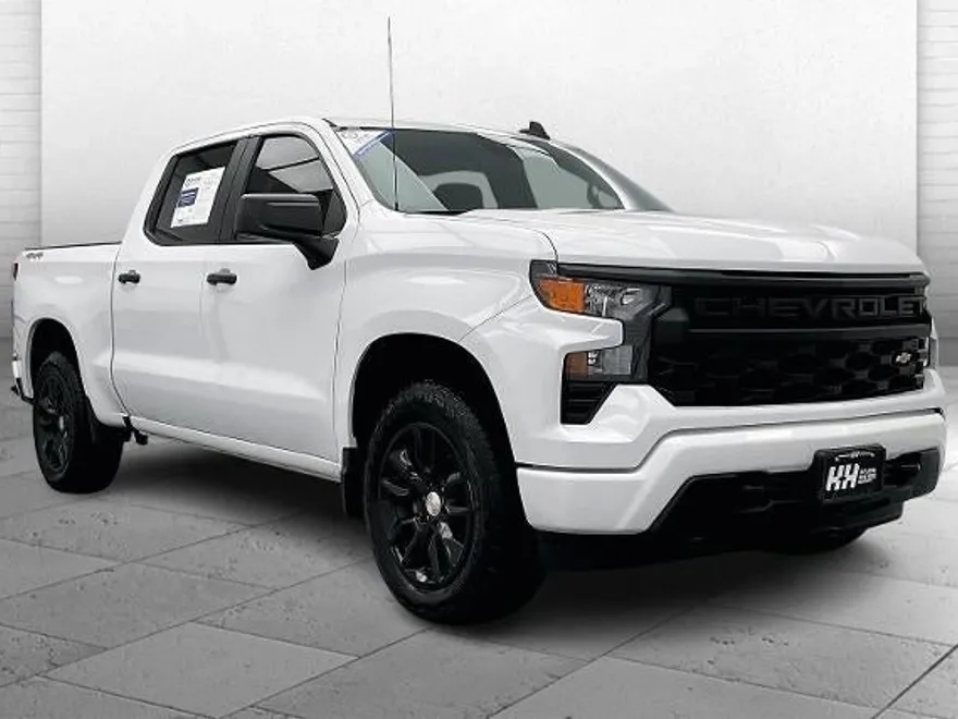 2024 Chevrolet Silverado 1500 Custom photo 1