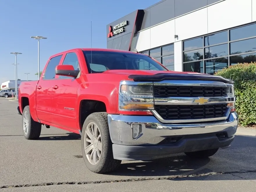 2017 Chevrolet Silverado 1500 LT photo 1