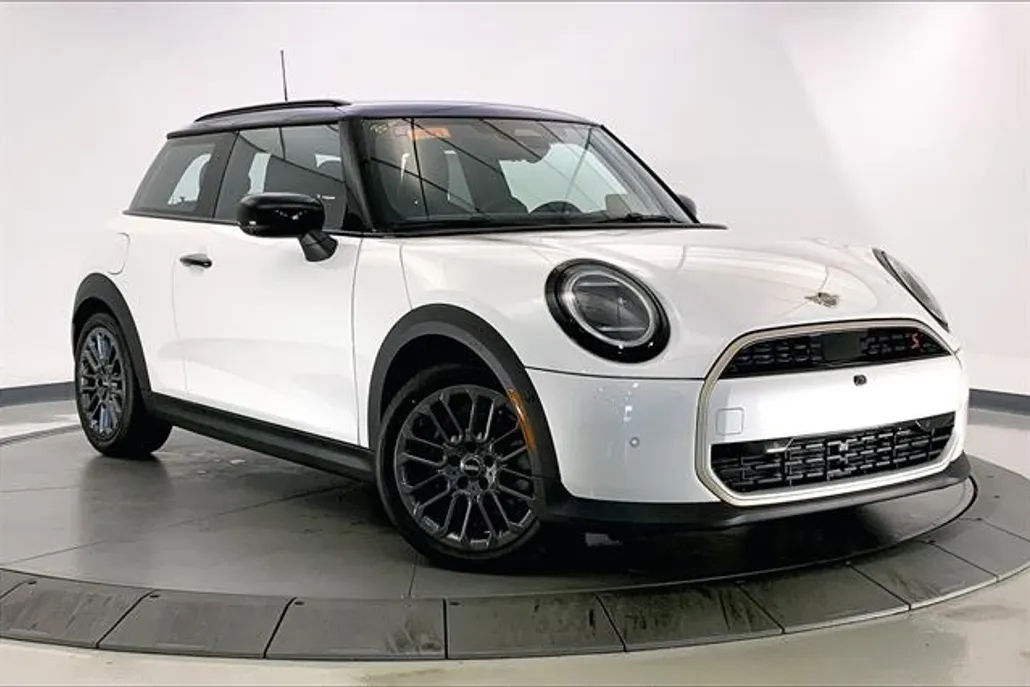 2025 Mini Cooper S Hardtop 2 Door Iconic photo 1