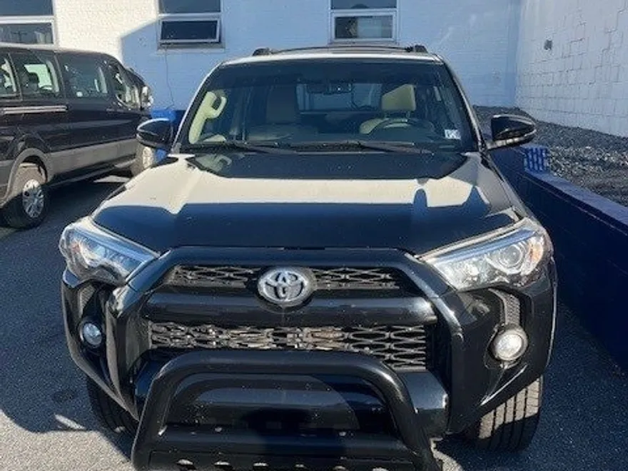 2019 Toyota 4Runner SR5 photo 1