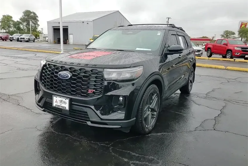 2025 Ford Explorer ST photo 1