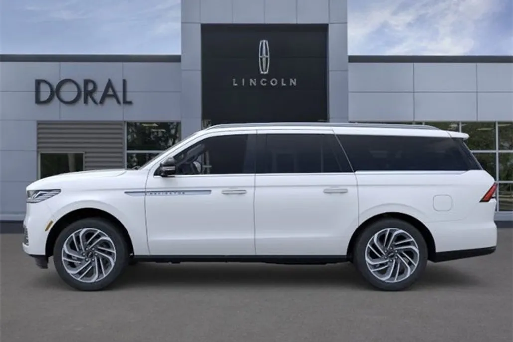 2025 Lincoln Navigator L Reserve photo 1