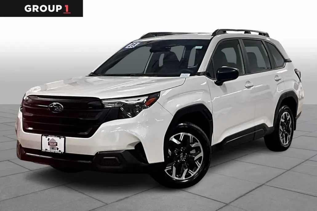 2025 Subaru Forester Base photo 1