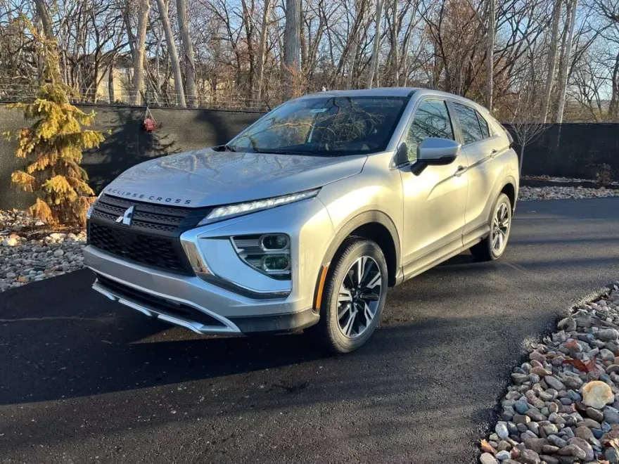 2024 Mitsubishi Eclipse Cross SE photo 1