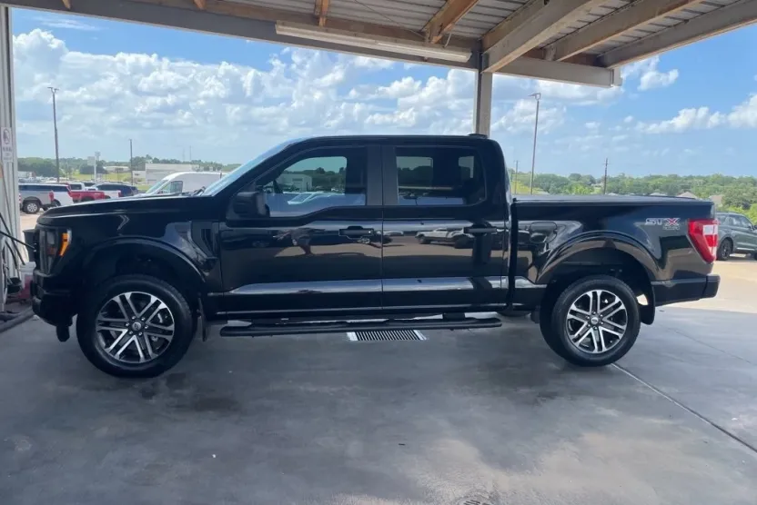 2023 Ford F-150 XL photo 1