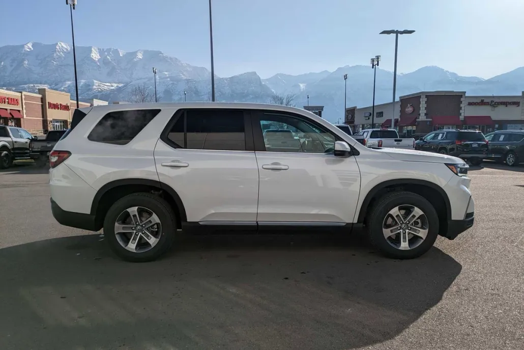 2025 Honda Pilot EX-L photo 1