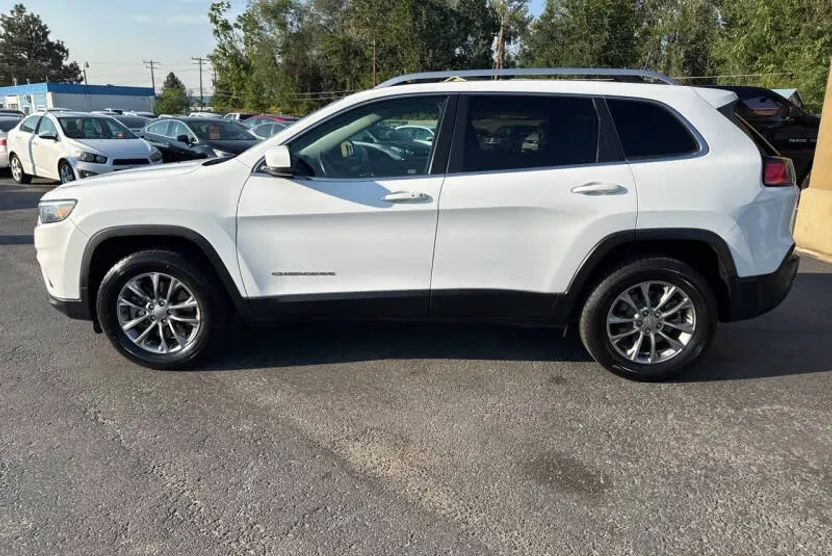 2019 Jeep Cherokee Latitude photo 1