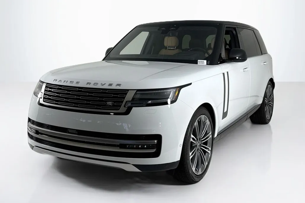 2025 Land Rover Range Rover SE photo 1