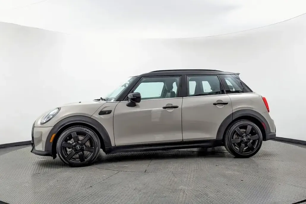 2022 Mini Cooper 4 Door Hardtop S photo 1
