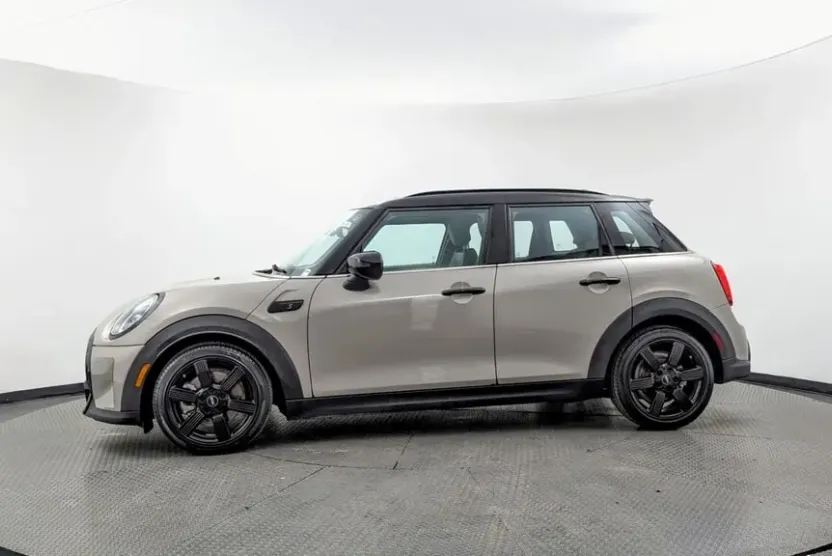 2022 Mini Cooper 4 Door Hardtop S photo 1