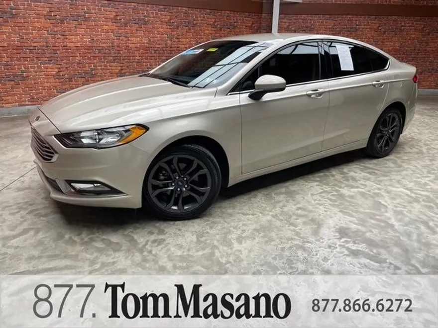 2018 Ford Fusion SE photo 1