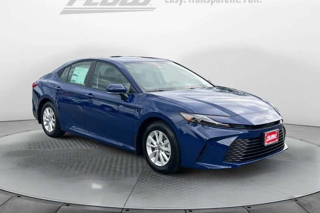 2026 Toyota Camry LE photo 1