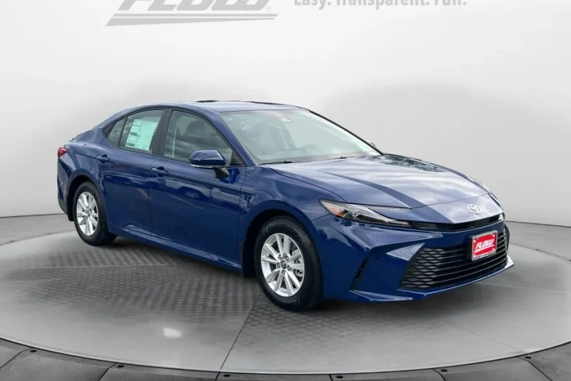 2026 Toyota Camry LE photo 1