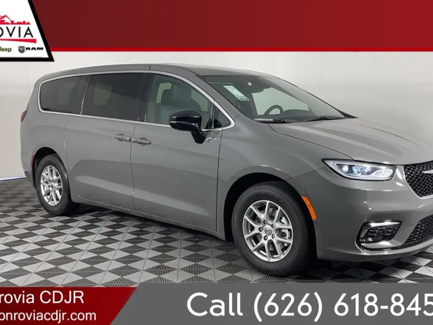 2025 Chrysler Pacifica photo 1