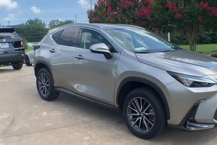 2024 Lexus NX 250 photo 1