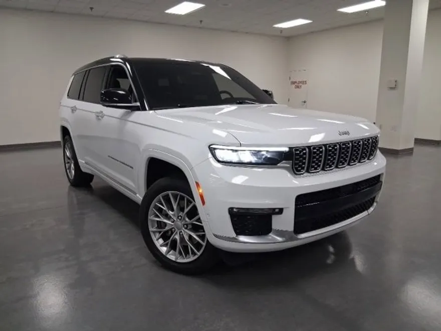 2023 Jeep Grand Cherokee Summit photo 1