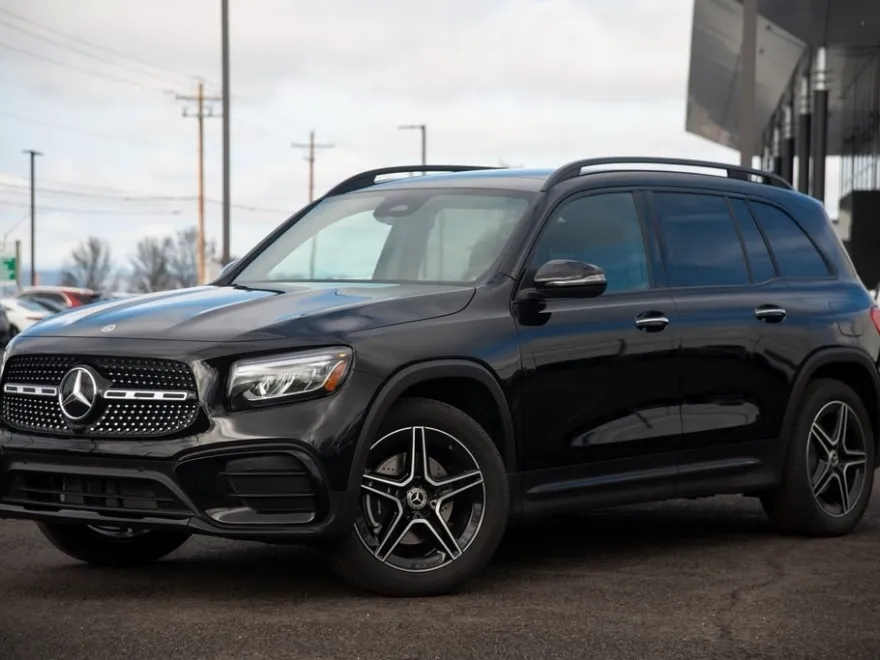 2025 Mercedes Benz GLB 250 4MATIC photo 1