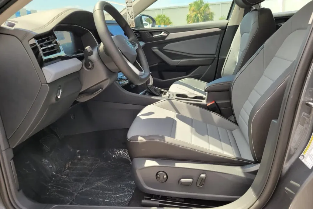 2025 Volkswagen Jetta 1.5T SE photo 1