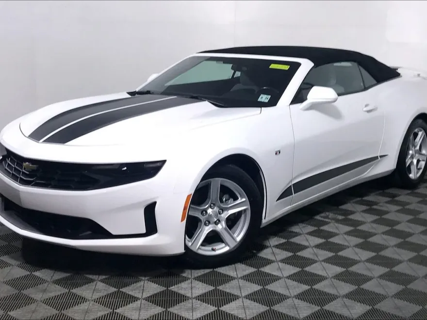 2019 Chevrolet Camaro 1LT photo 1