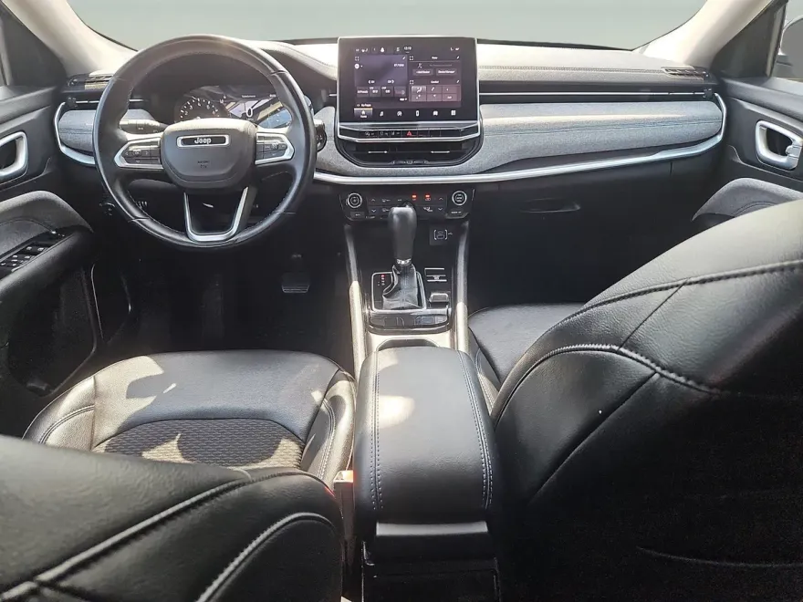2022 Jeep Compass Latitude photo 1