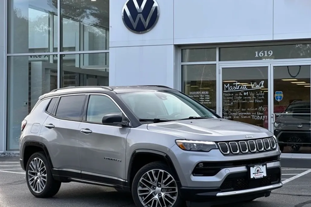 2022 Jeep Compass Limited photo 1