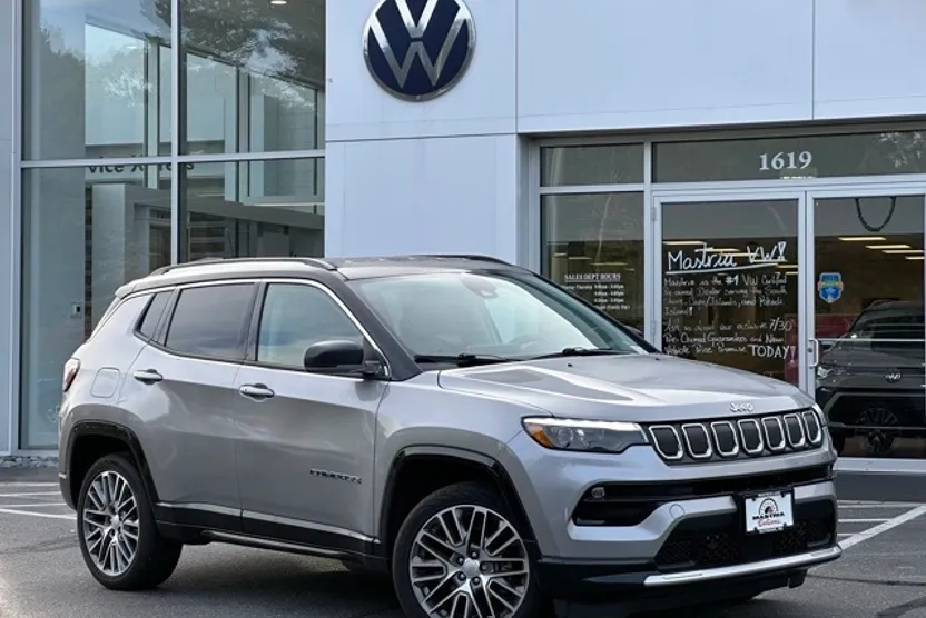 2022 Jeep Compass Limited photo 1