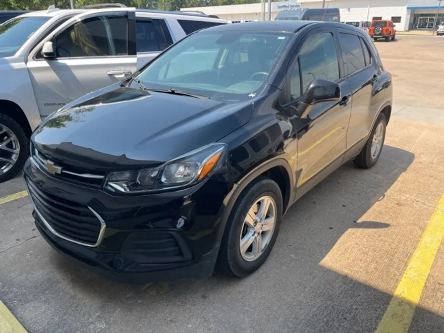 2020 Chevrolet Trax LS photo 1
