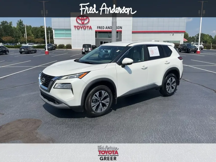 2022 Nissan Rogue SV photo 1