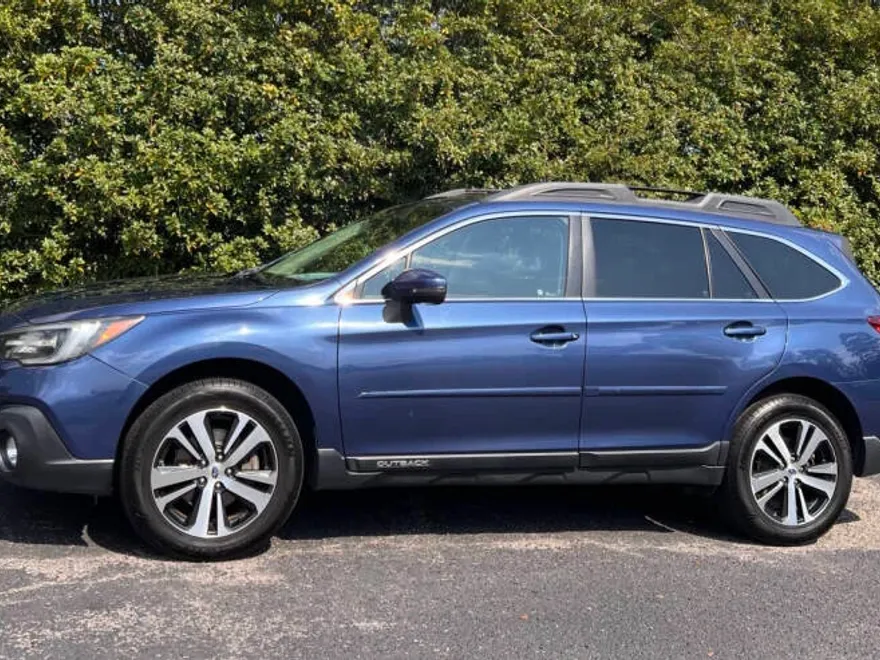 2019 Subaru Outback 2.5i Limited photo 1