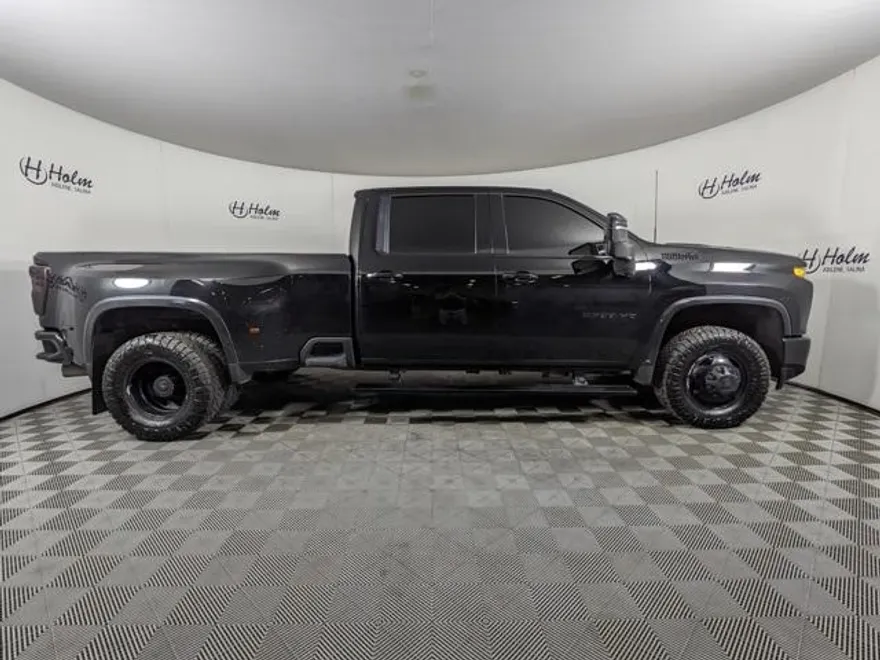 2022 Chevrolet Silverado 3500HD High Country photo 1
