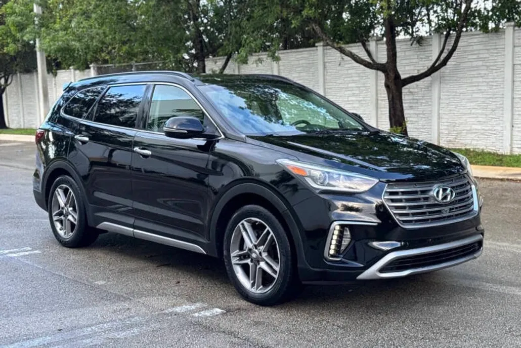 2017 Hyundai Santa Fe Limited Ultimate photo 1