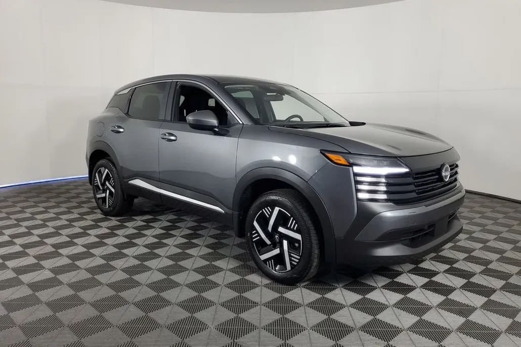 2025 Nissan Kicks SV photo 1