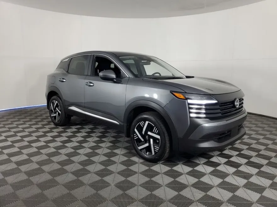 2025 Nissan Kicks SV photo 1