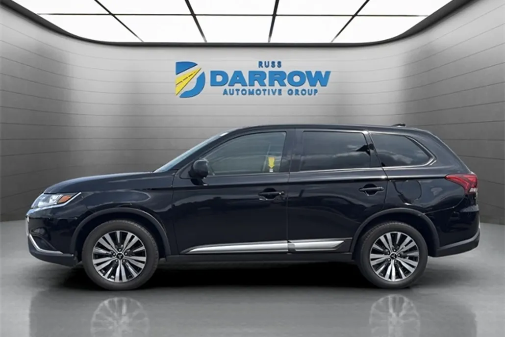 2020 Mitsubishi Outlander ES photo 1