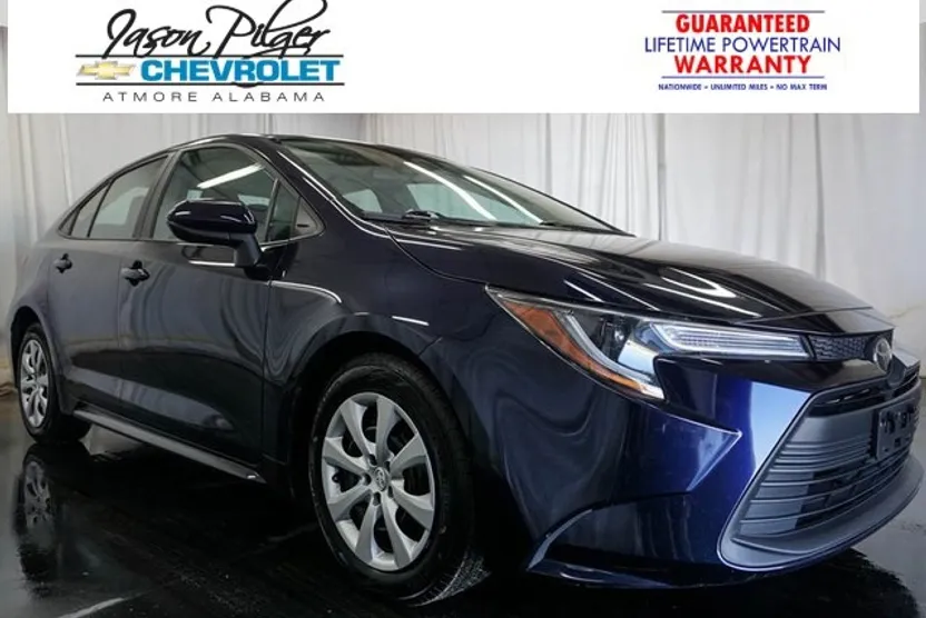 2024 Toyota Corolla LE photo 1