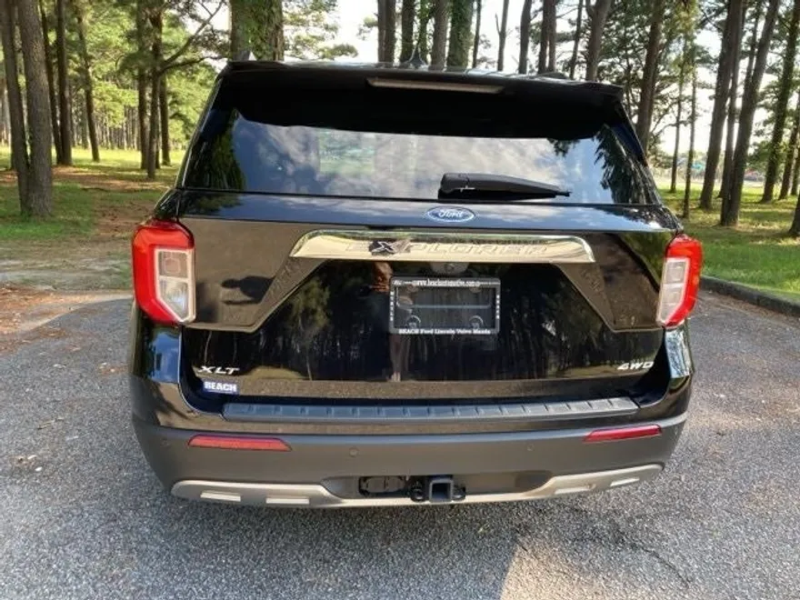 2022 Ford Explorer XLT photo 1
