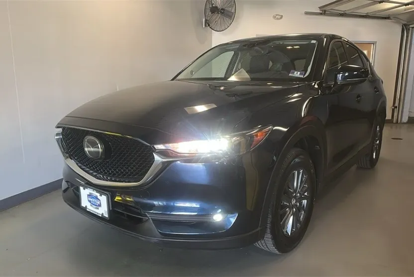 2019 Mazda CX-5 Touring photo 1