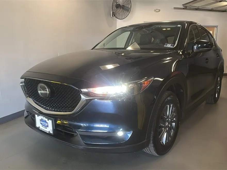 2019 Mazda CX-5 Touring photo 1