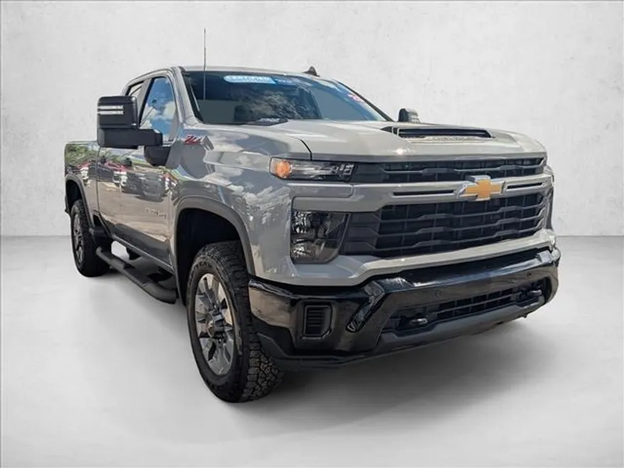 2025 Chevrolet Silverado 2500HD Custom photo 1
