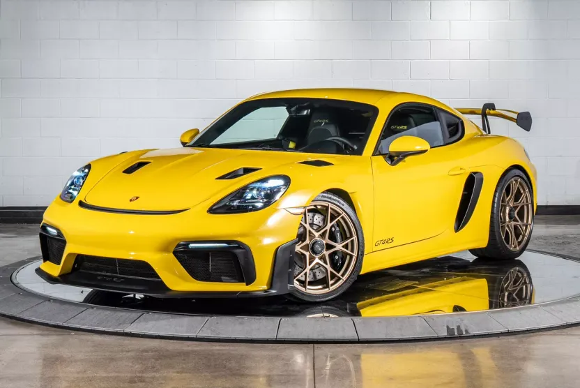 2025 Porsche Cayman GT4 RS photo 1