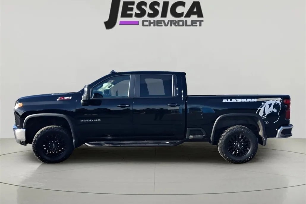 2022 Chevrolet Silverado 2500HD LT photo 1