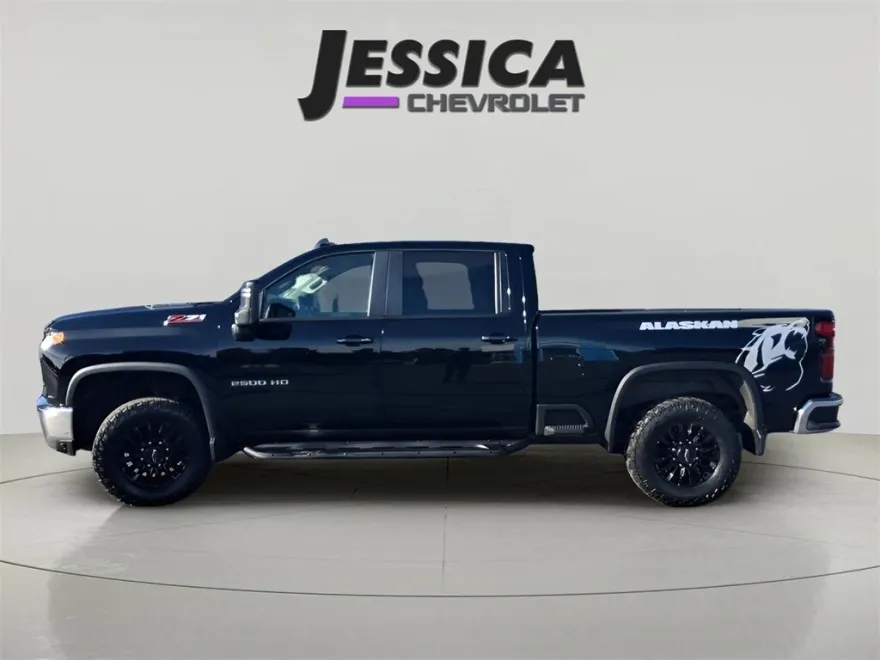 2022 Chevrolet Silverado 2500HD LT photo 1