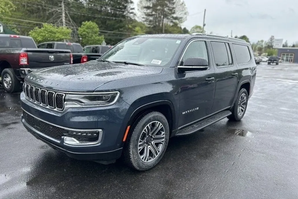 2024 Jeep Wagoneer L photo 1