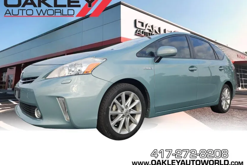 2014 Toyota Prius V Two photo 1