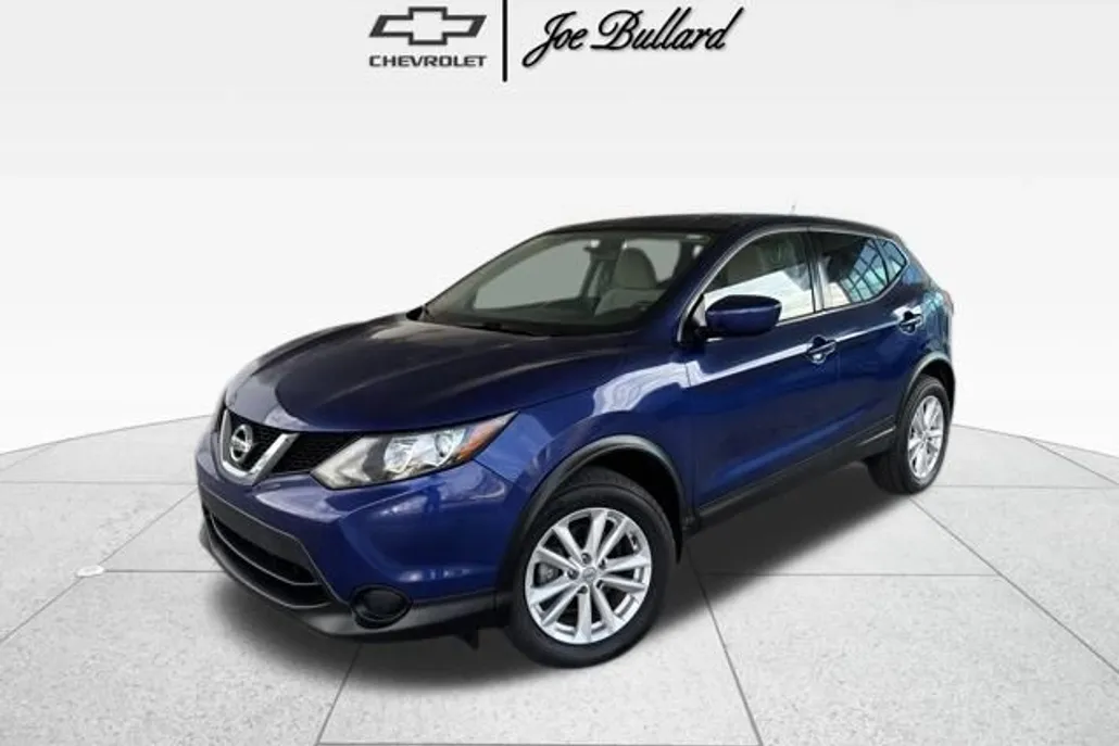 2017 Nissan Rogue Sport S photo 1