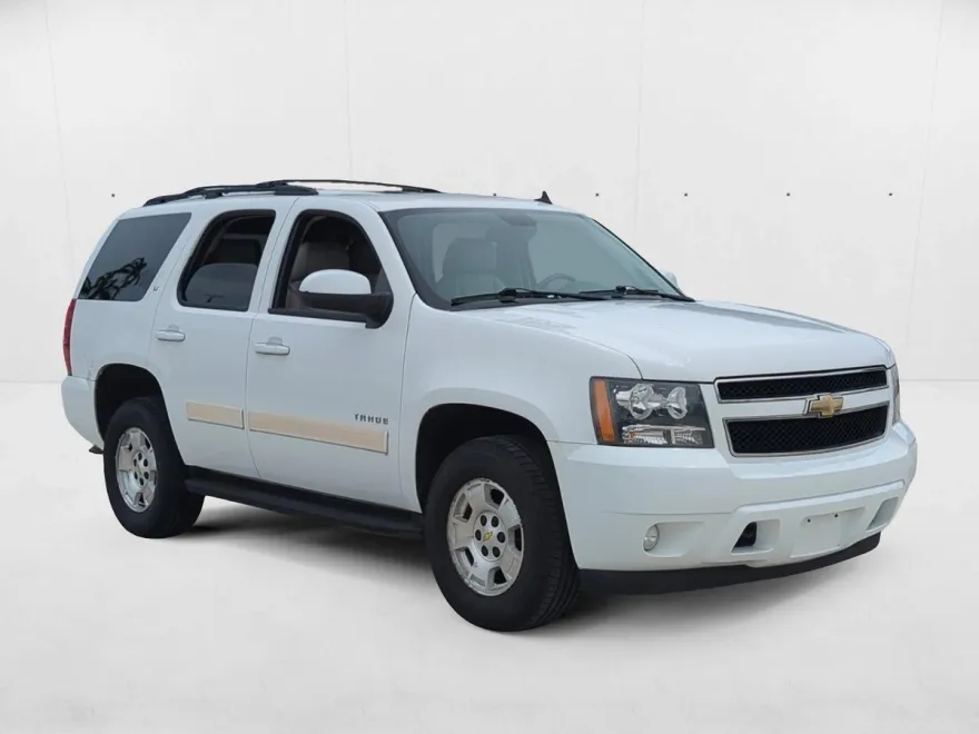 2011 Chevrolet Tahoe LT photo 1