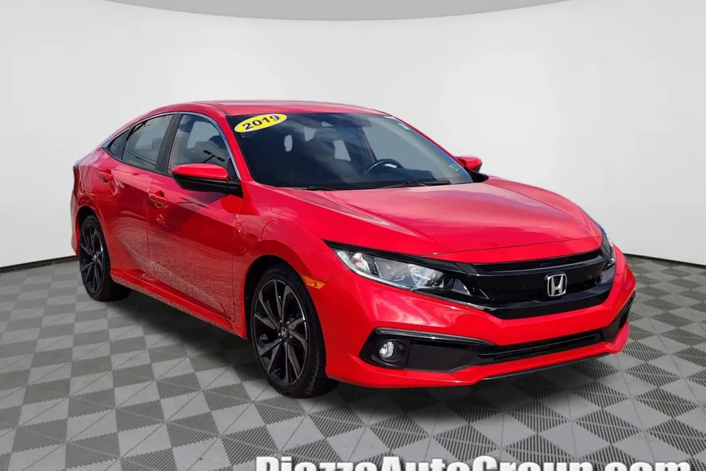 2019 Honda Civic Sport photo 1